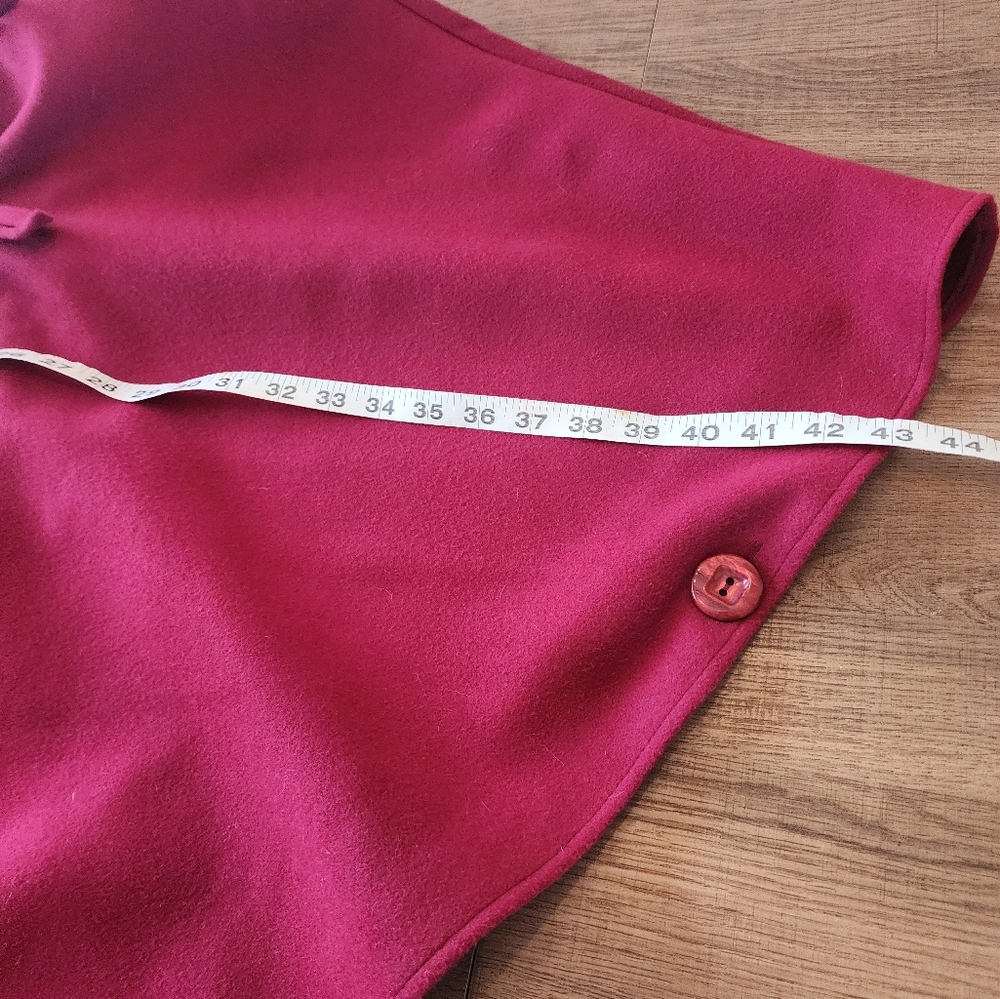 Pretencii Red Hooded Cape Fully Lined Three Button Closure Size L  NWT - Picture 6 of 7